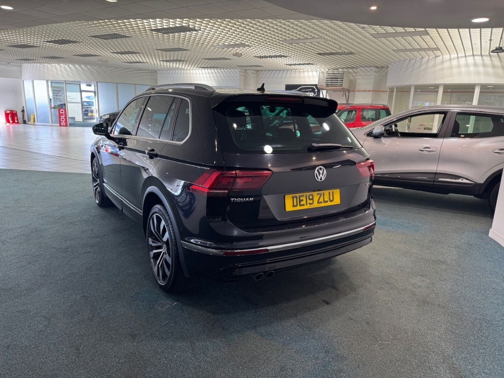 Volkswagen Tiguan 2.0 Tdi 190 4Motion R-line Dsg DE19ZLU Black #2