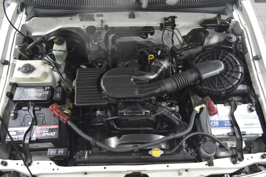 Toyota HILUX 2.4D 4X2 White #4
