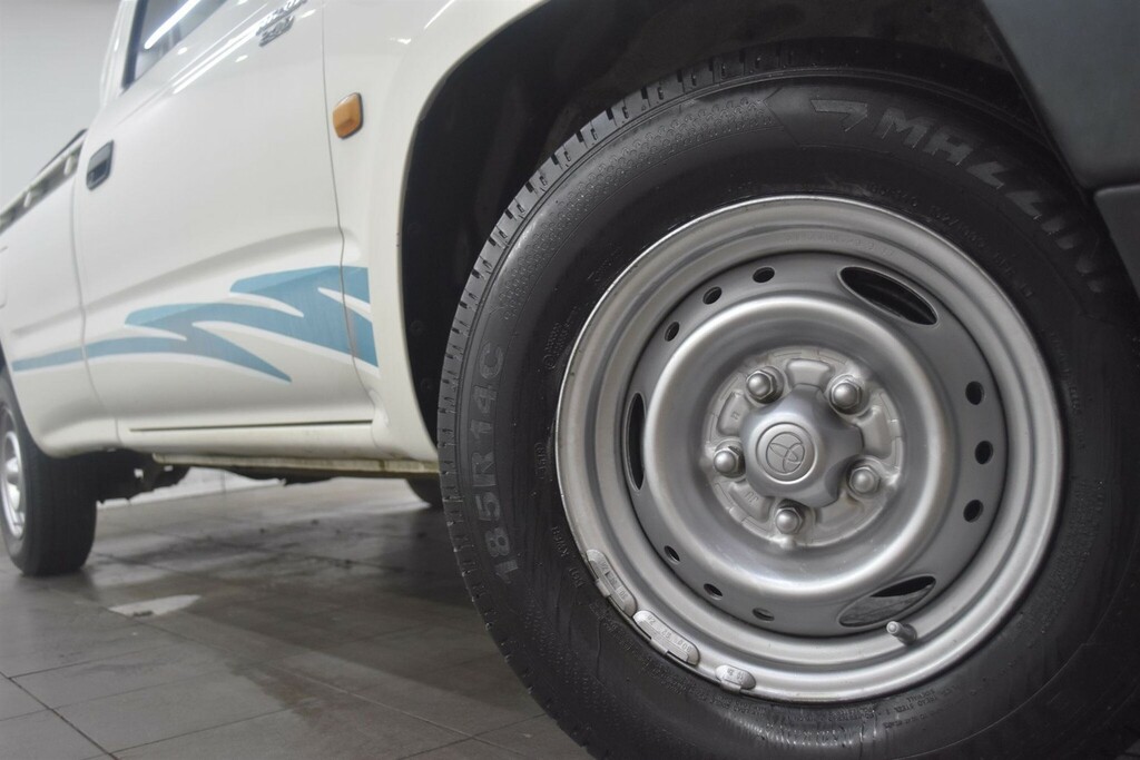 Toyota HILUX 2.4D 4X2 White #6