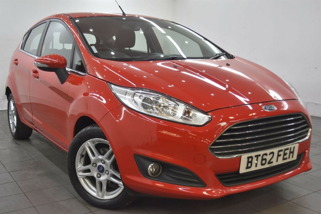 Ford Fiesta 1.6 Zetec Powershift Euro 5 BT62FEH Red #4