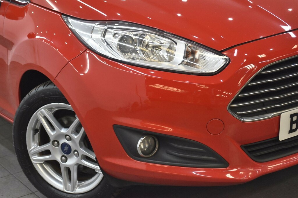 Ford Fiesta 1.6 Zetec Powershift Euro 5 BT62FEH Red #5