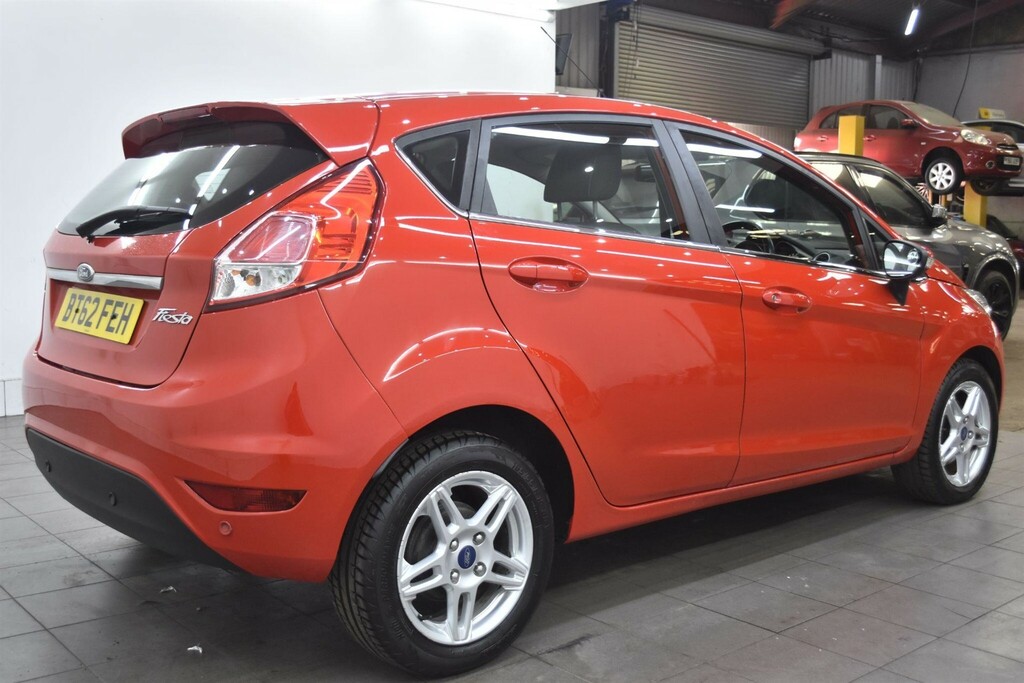 Ford Fiesta 1.6 Zetec Powershift Euro 5 BT62FEH Red #2