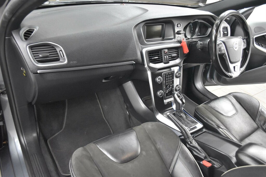 Volvo V40 2.0 D2 R-design Euro 6 Ss LC15ZSZ Grey #3