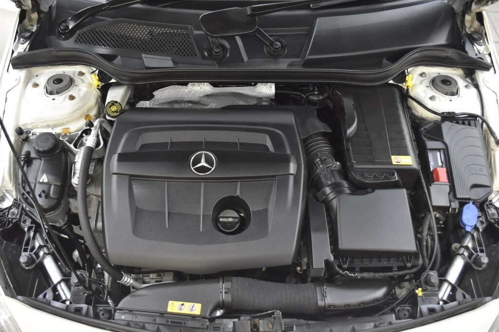 Mercedes-Benz A Class 1.5 Amg Sport 7G-dct Euro 5 Ss DK64VXJ White #4
