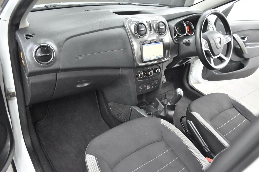 Dacia Sandero Stepway 1.5 Dci Laureate Euro 6 Ss DA17XSL White #3
