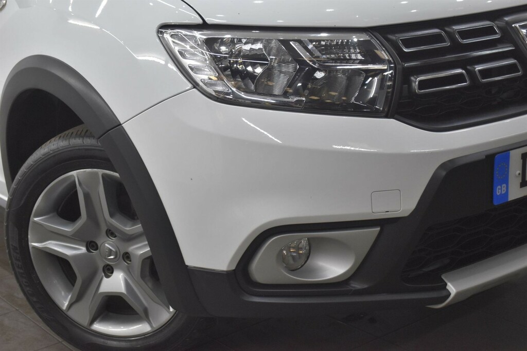 Dacia Sandero Stepway 1.5 Dci Laureate Euro 6 Ss DA17XSL White #6