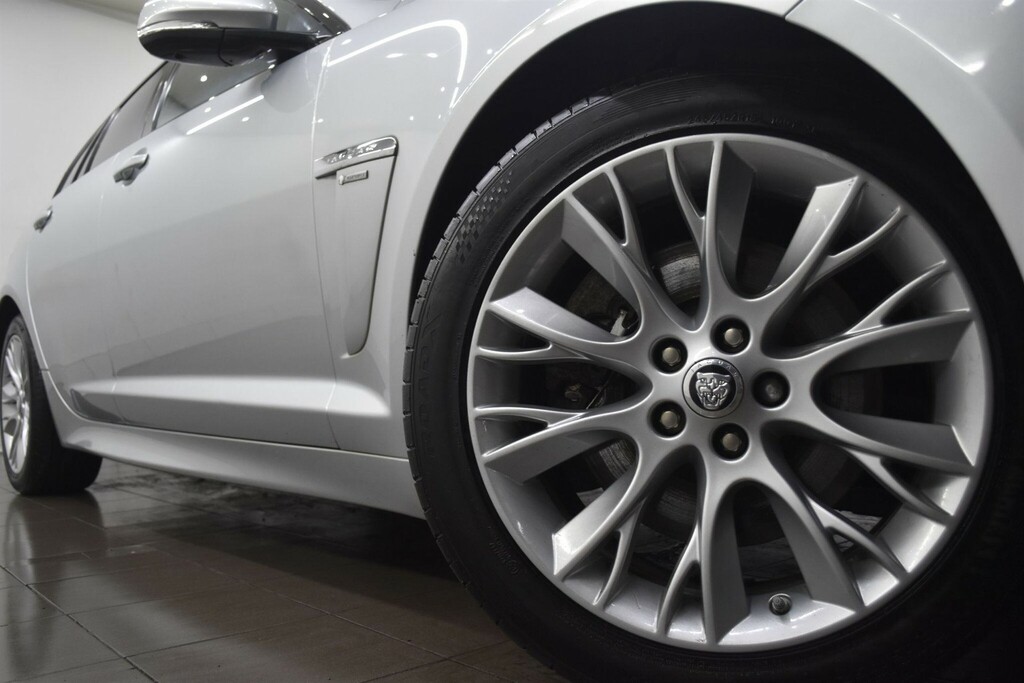 Jaguar XF 3.0D V6 R-sport Sportbrake Euro 5 Ss WU15WCF Silver #6