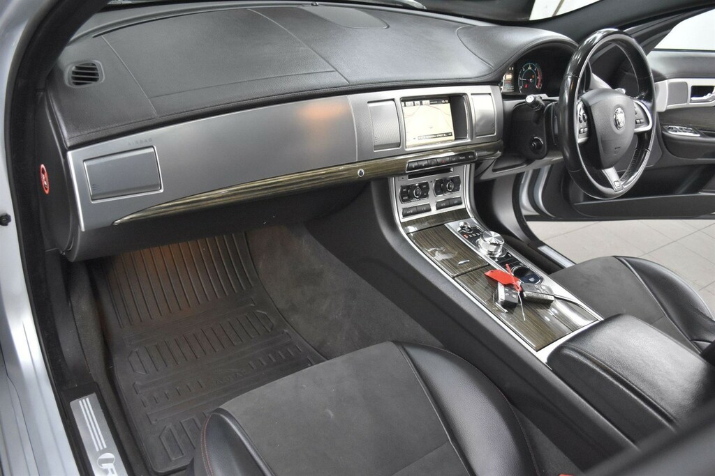 Jaguar XF 3.0D V6 R-sport Sportbrake Euro 5 Ss WU15WCF Silver #3
