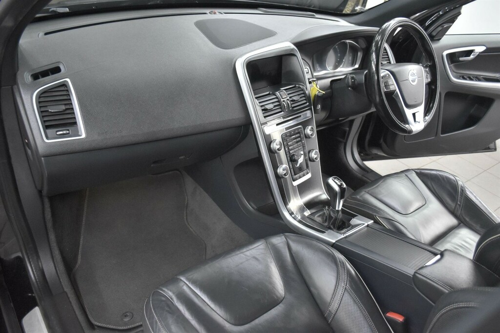 Volvo XC60 2.0 D4 R-design Lux Nav Euro 6 Ss LF15FJN Black #3