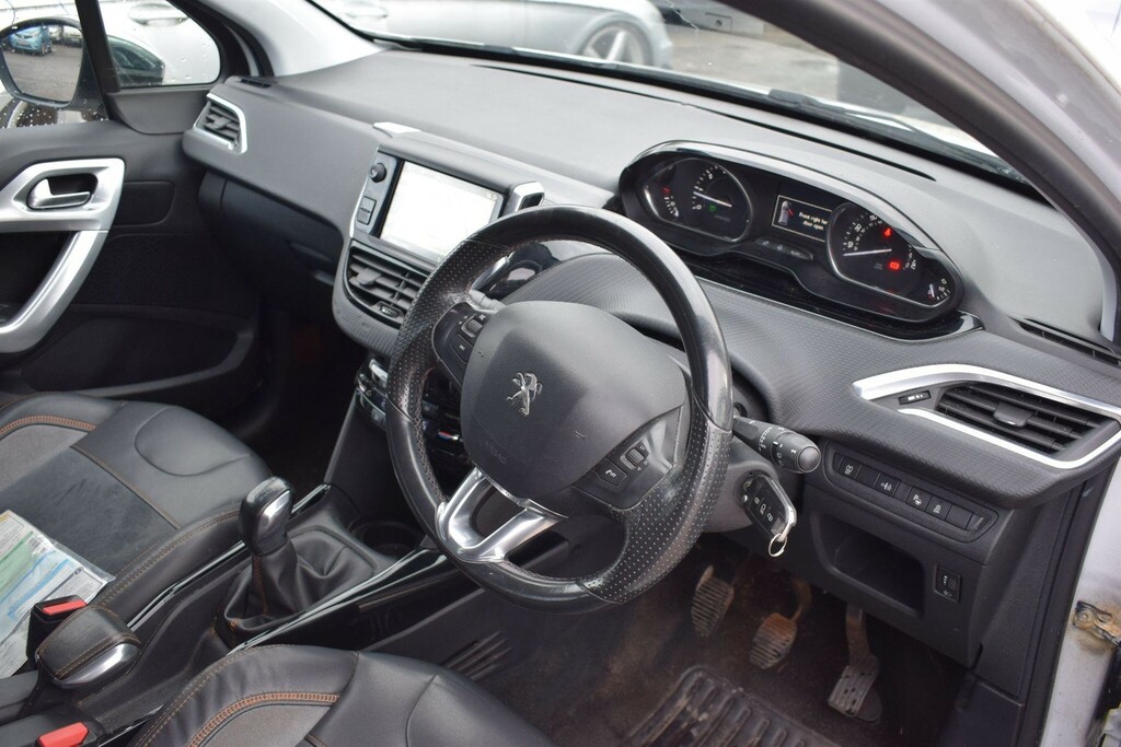 Peugeot 2008 1.2 Vti Puretech Crossway Euro 5 SE15AFU White #3