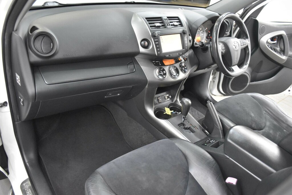 Toyota Rav 4 2.2 D-cat Sr 4Wd Euro 5 Y777LSP White #3