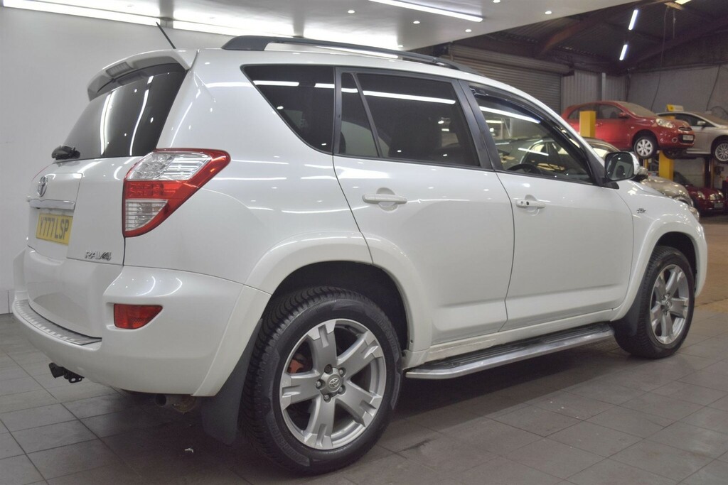 Toyota Rav 4 2.2 D-cat Sr 4Wd Euro 5 Y777LSP White #2