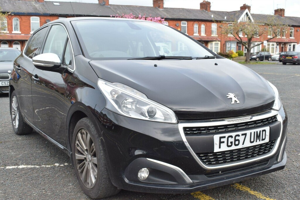Peugeot 208 1.2 Puretech Allure Euro 6 Black