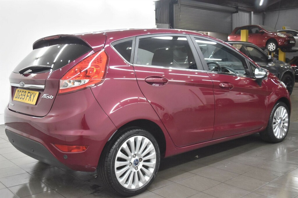 Ford Fiesta 1.6 Titanium Red #2