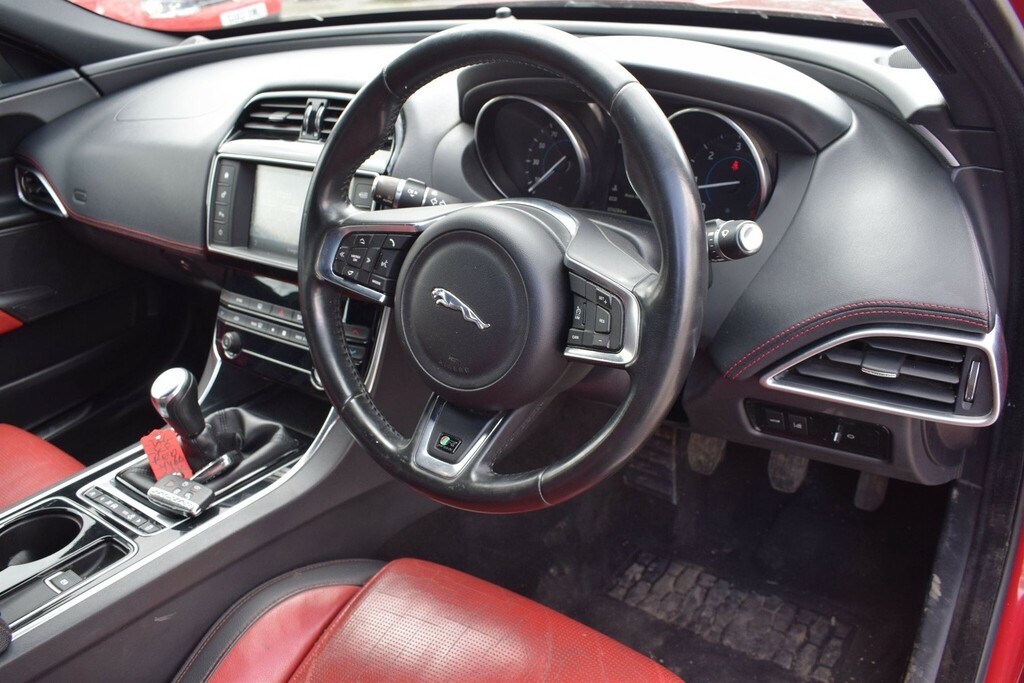 Jaguar XE 2.0D R-sport Euro 6 Ss Red #3