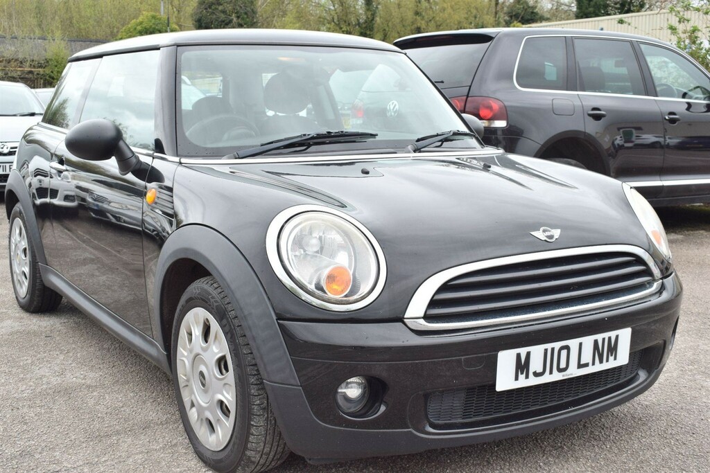 Mini Hatch 1.6 First Euro 5 Black
