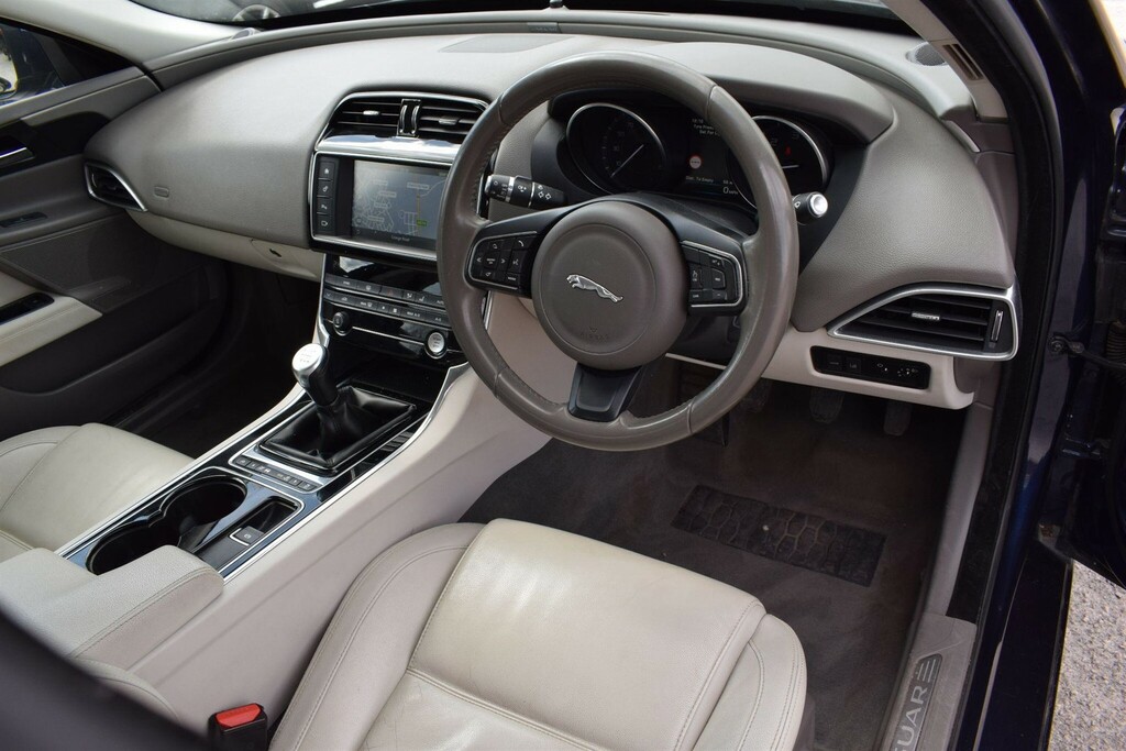 Jaguar XE 2.0D Prestige Euro 6 Ss Blue #3