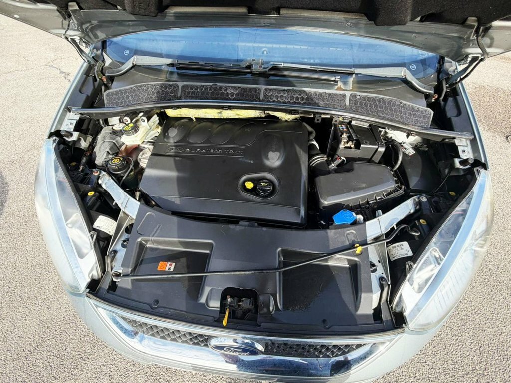 Ford Galaxy 2L Ghia Silver #3