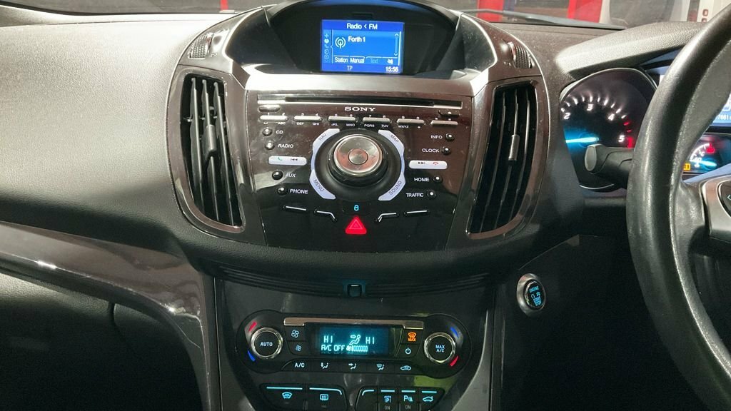 Ford Kuga 2L Titanium X SW64GXT Red #6