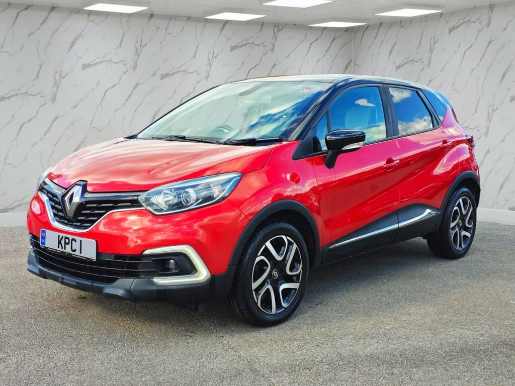 Renault Captur 0.9L Iconic NA68OOY Red #4