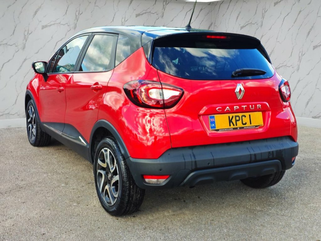 Renault Captur 0.9L Iconic NA68OOY Red #6
