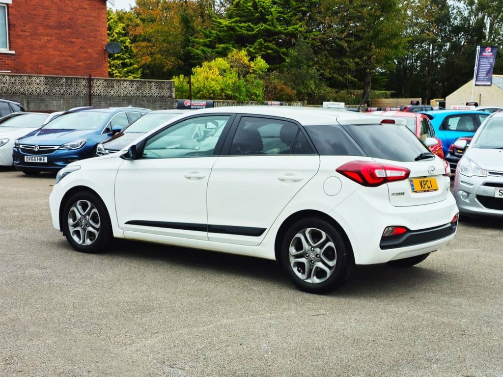 Hyundai I20 1L Premium Nav MM18VUY White #6