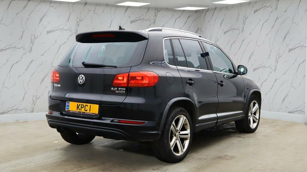 Volkswagen Tiguan 2L R-line Edition JC54BUR Black #4