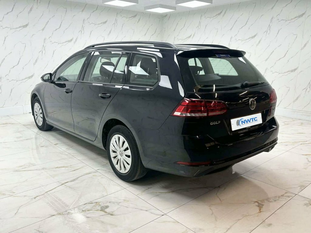 Volkswagen Golf 1.6L S FD67FUV Black #6