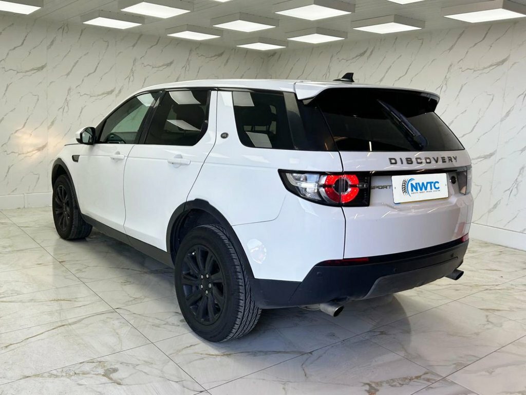 Land Rover Discovery Sport 2L Se Tech White #6