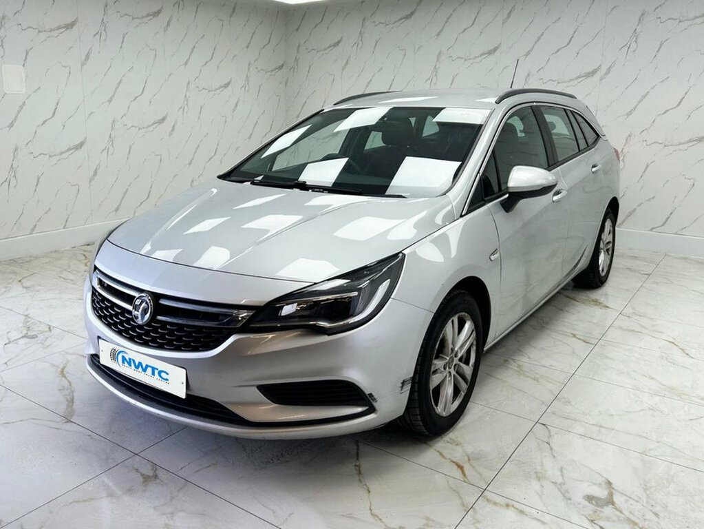 Vauxhall Astra Estate BV17UED Silver #4