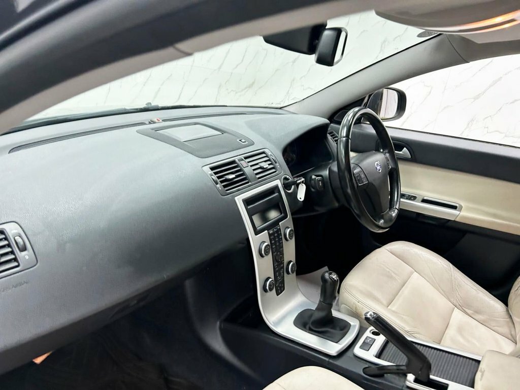 Volvo S40 Drive 115 Se Lux Edition Black #12