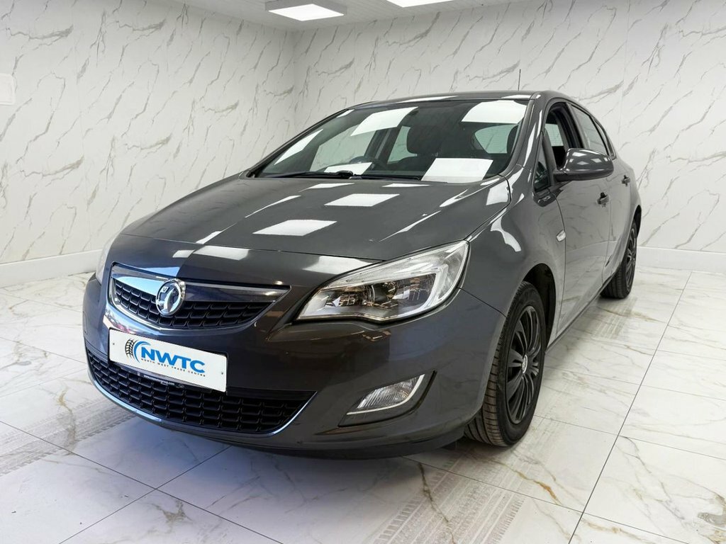 Vauxhall Astra 1.6L Exclusiv MV60WEW Grey #4