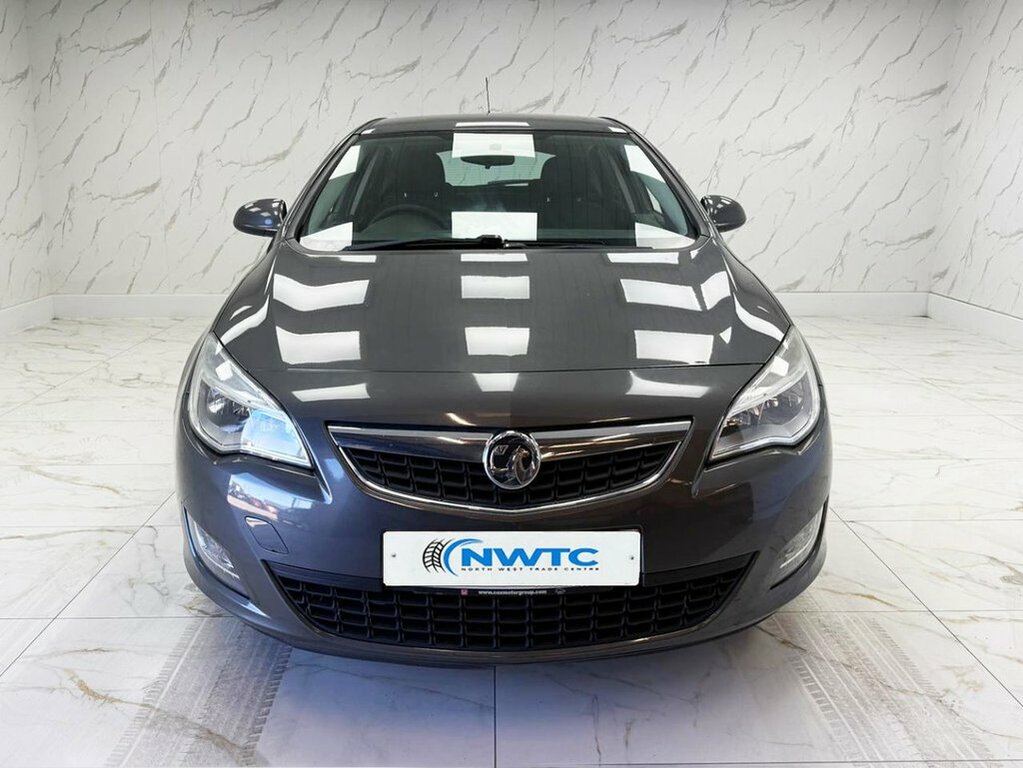 Vauxhall Astra 1.6L Exclusiv MV60WEW Grey #3