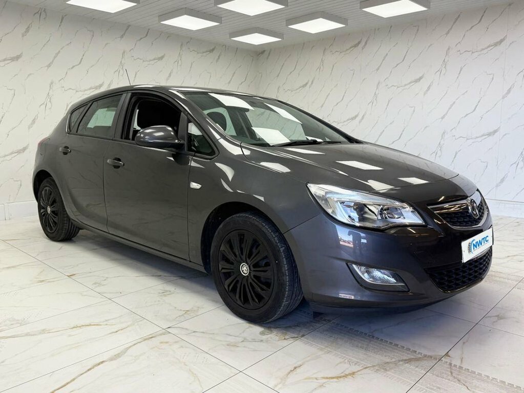 Vauxhall Astra 1.6L Exclusiv MV60WEW Grey #2