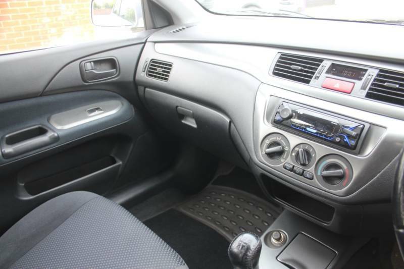 Mitsubishi Lancer Lancer Equippe Silver #4