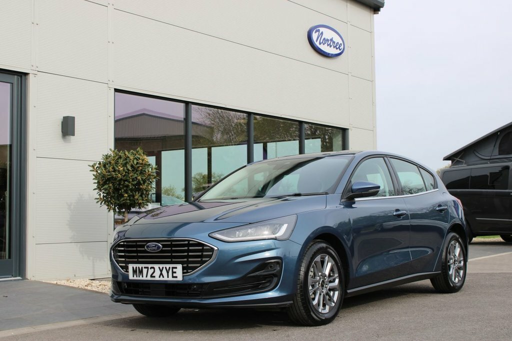 Ford Focus 1L Titanium Blue