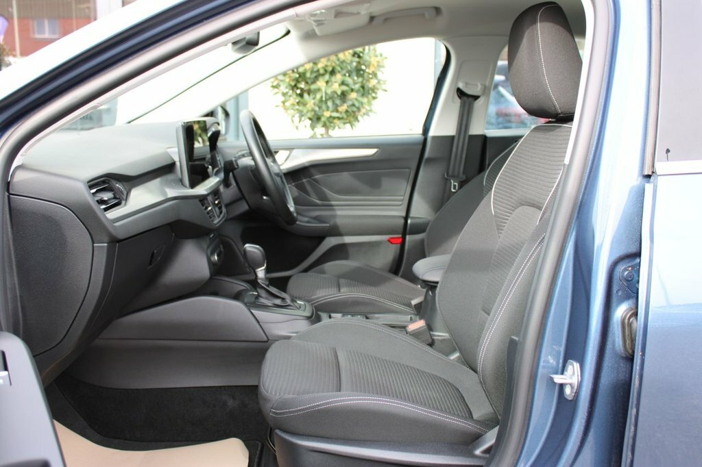 Ford Focus 1L Titanium Blue #6