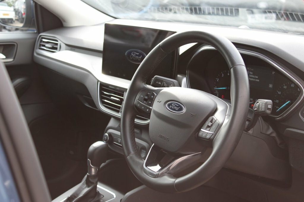 Ford Focus 1L Titanium Blue #2