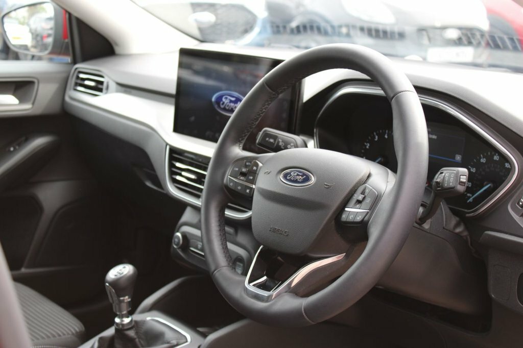 Ford Focus 1L Titanium Red #2