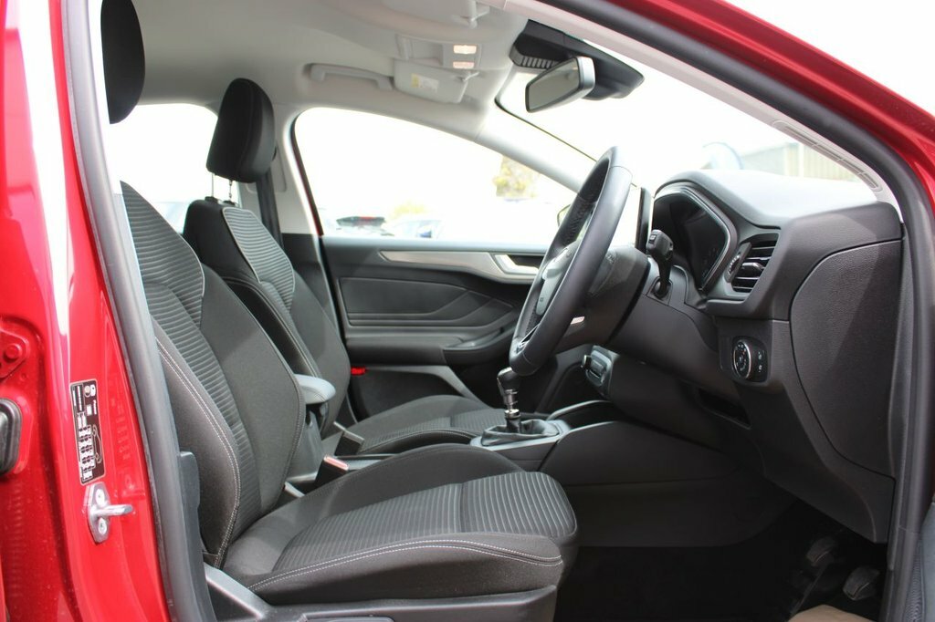 Ford Focus 1L Titanium Red #3