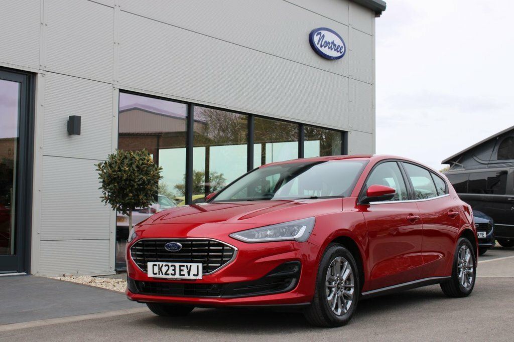 Ford Focus 1L Titanium Red