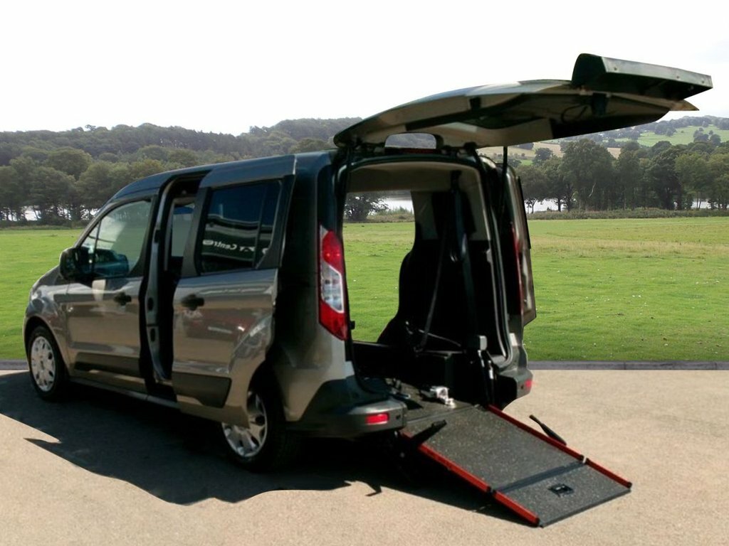 Ford Tourneo Connect 1.5L Zetec Silver #2