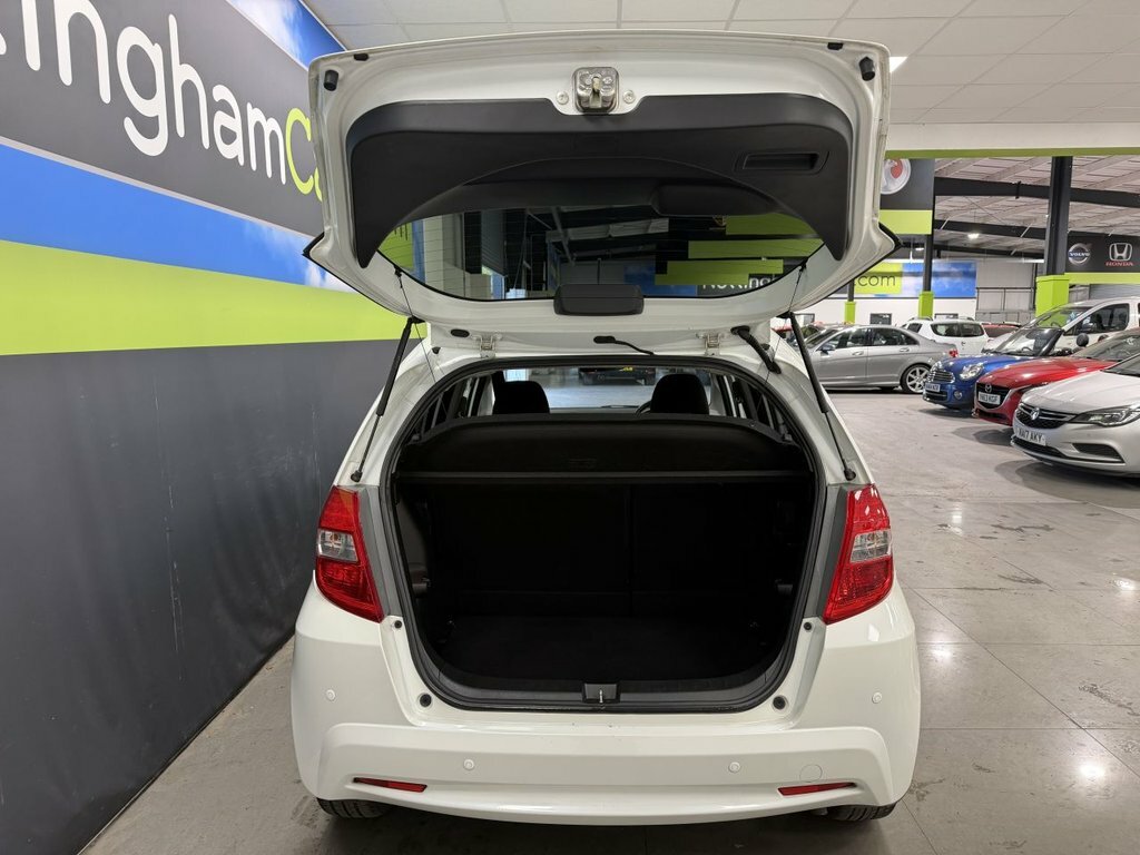 Honda Jazz 1.4L Es Plus ND64SRV White #6