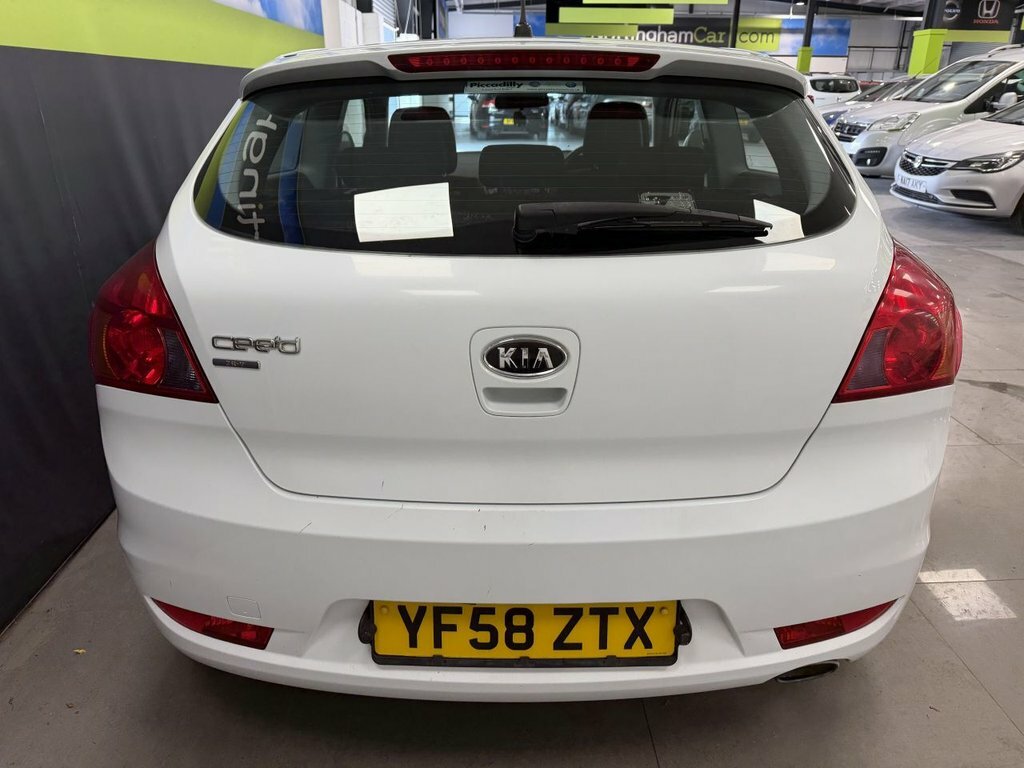 Kia Proceed 1.4 Zr-7 104 Bhp White #6