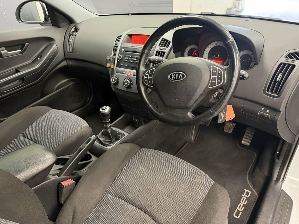 Kia Proceed 1.4 Zr-7 104 Bhp White #15