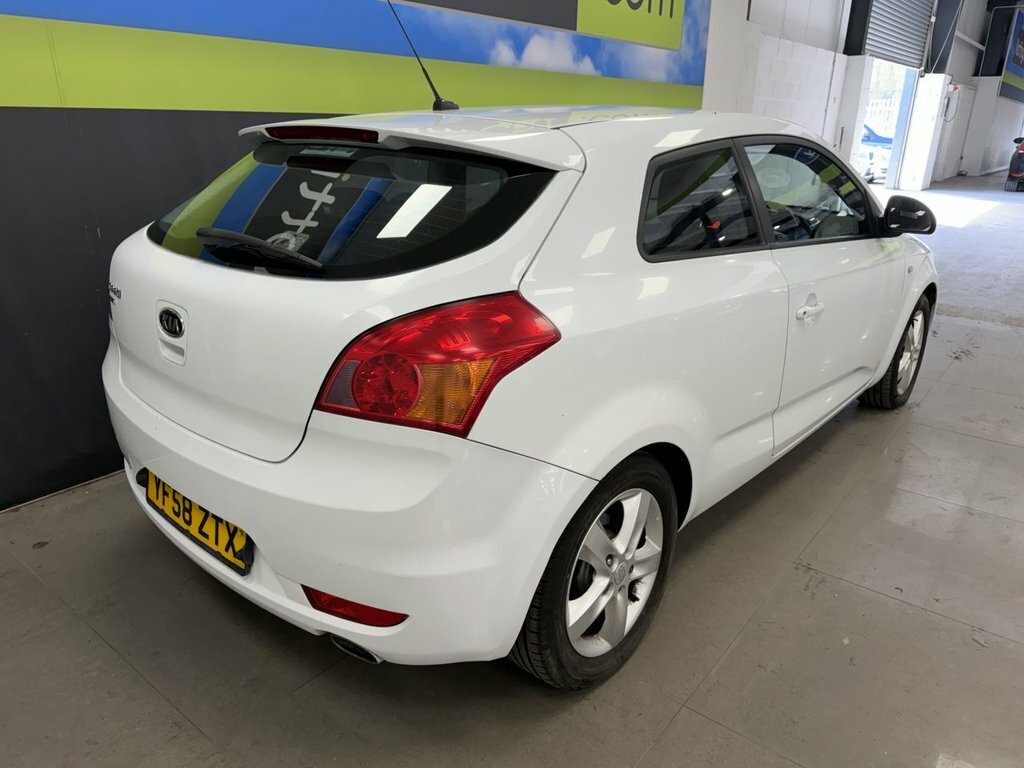 Kia Proceed 1.4 Zr-7 104 Bhp White #5