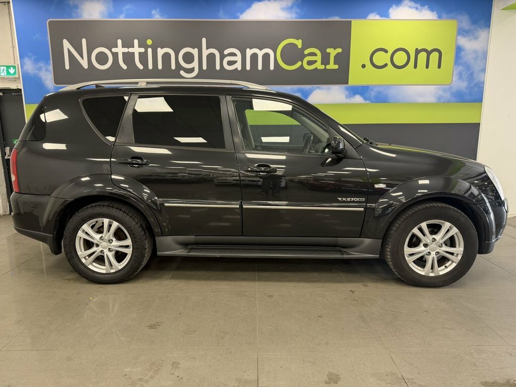 SsangYong Rexton Suv 2.7 D Ex 2012 Black #3