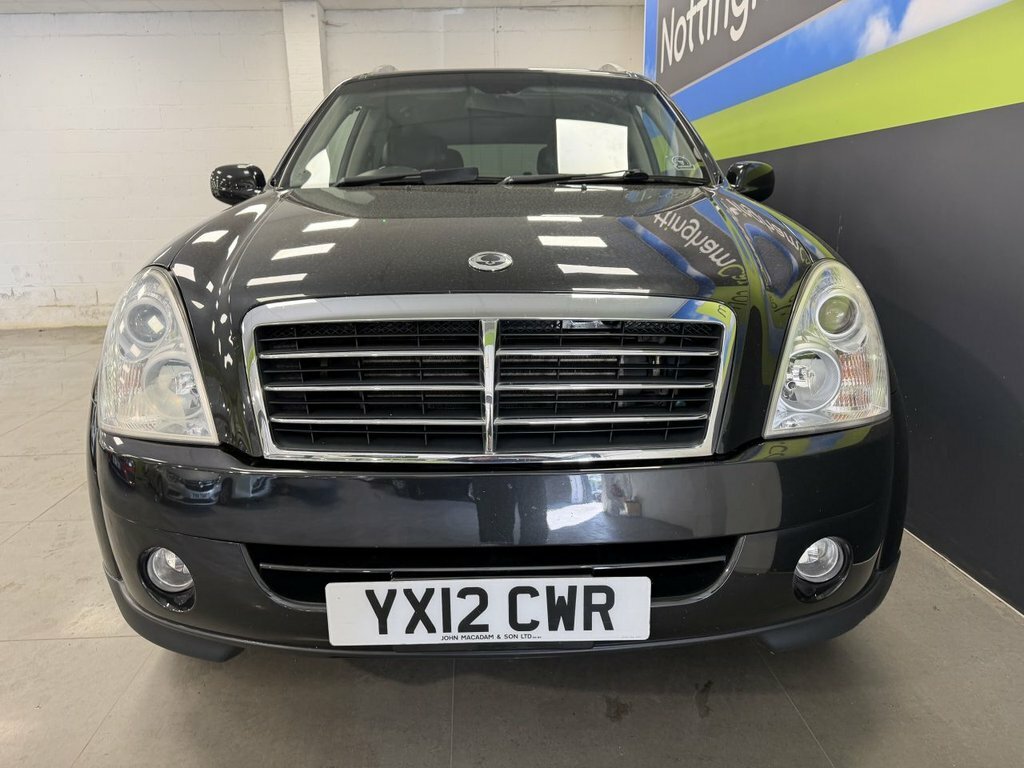 SsangYong Rexton Suv 2.7 D Ex 2012 Black #11
