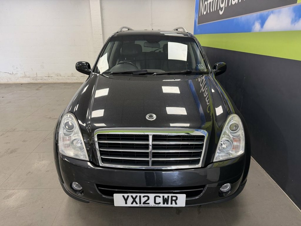 SsangYong Rexton Suv 2.7 D Ex 2012 Black #12