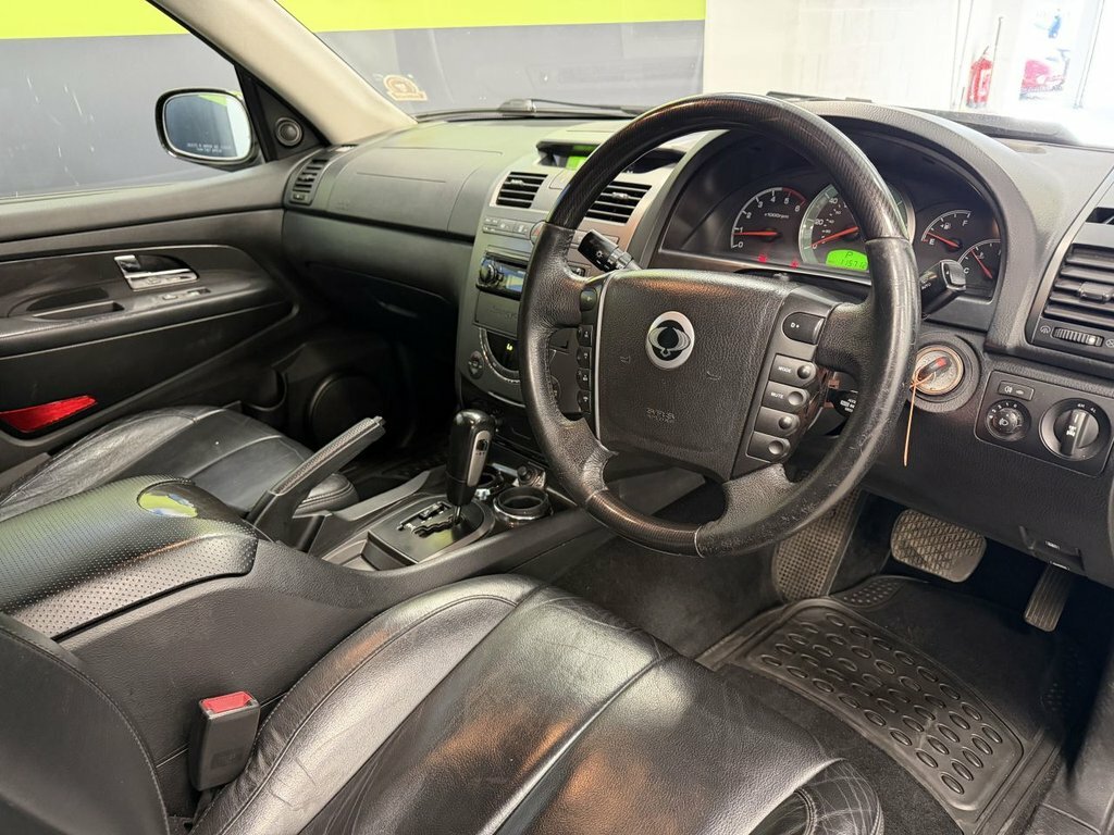 SsangYong Rexton Suv 2.7 D Ex 2012 Black #16